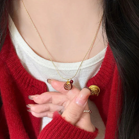 Red Pomegranate Pendant Necklace for Women Gold Color Clavicle Chain Vintage Exquisite Charm Choker Necklace Party Jewelry Gift